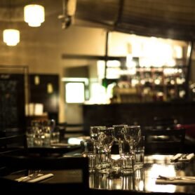 illuminated-restaurant-night